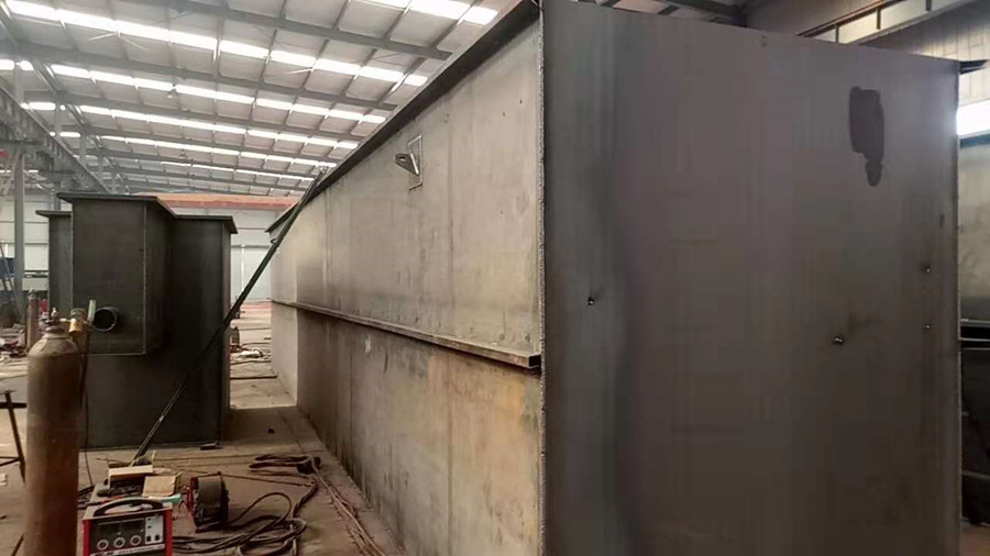 醫(yī)藥中間體廢水處理難？（醫(yī)藥廢水處理設(shè)備能解決）