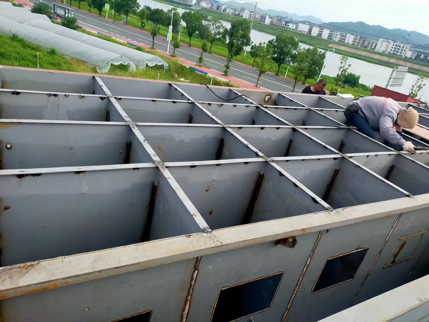 自來水廠一體化凈水器技術(shù)特點(diǎn)有哪些？